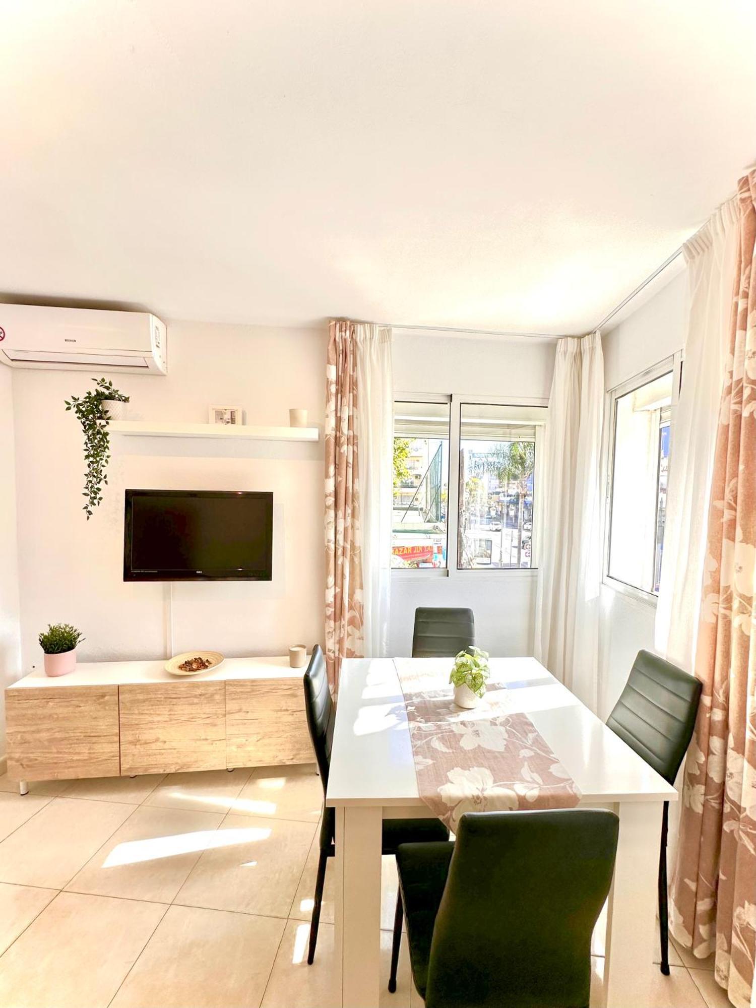 Apartamentos J&K 토레몰리노스 외부 사진